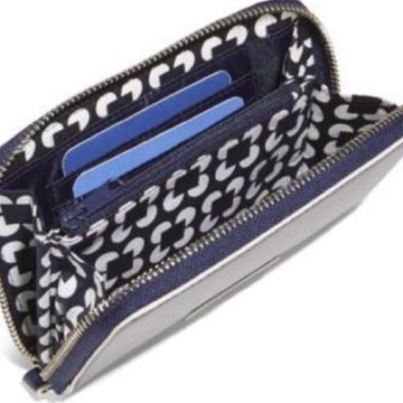 Vera Bradley zip around black Faux leather wallet, 4 card slots with two slits. - Picture 12 of 12